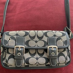 Coach shoulder purse with wallet